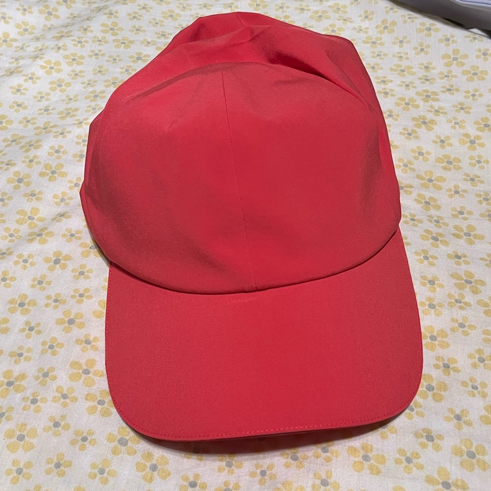 NWT Lululemon Athletica Vibrant Red Fast and Free Running Cap